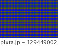 青色タータンチェック背景（4:3比率）クラシックで鮮やかな格子デザイン 129449002