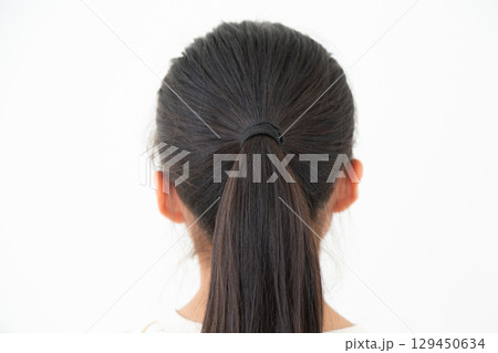 中学生の女の子の髪の毛 129450634