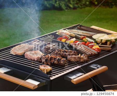 バーベキュー 129450874