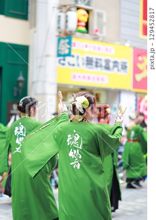 帯屋町で踊るよさこい 129452817