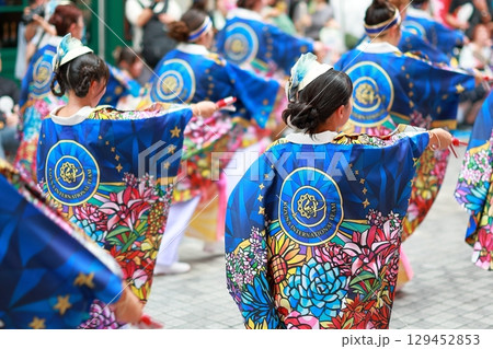 帯屋町で踊るよさこい 129452853