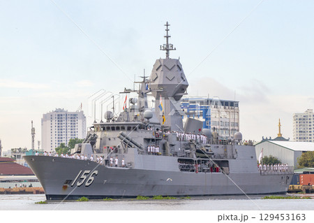 HMAS Toowoomba (FFH 156) Frigate Of Royal Australian Navy Moving On River. 129453163