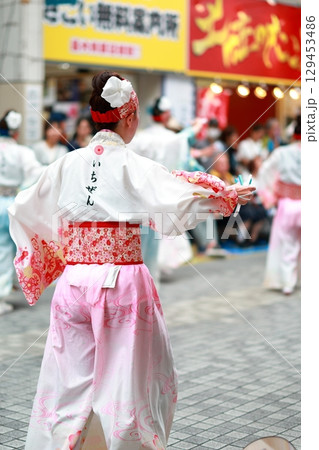 帯屋町で踊るよさこい 帯屋町で踊るよさこい 129453486