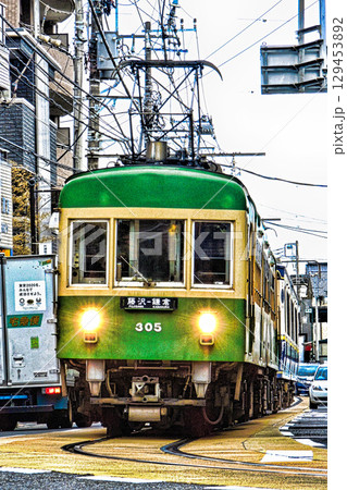 江ノ電の電車 129453892