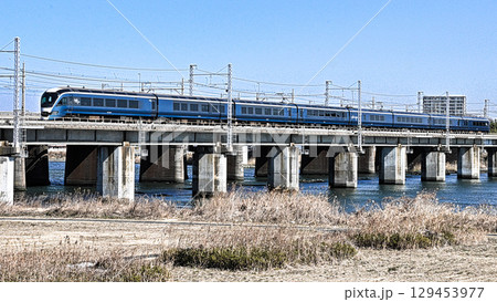 東海道本線の特急電車 東海道本線の特急電車 129453977