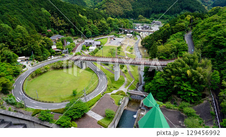 福岡県糟屋郡篠栗町の鳴淵ダム 福岡県糟屋郡篠栗町の鳴淵ダム 129456992