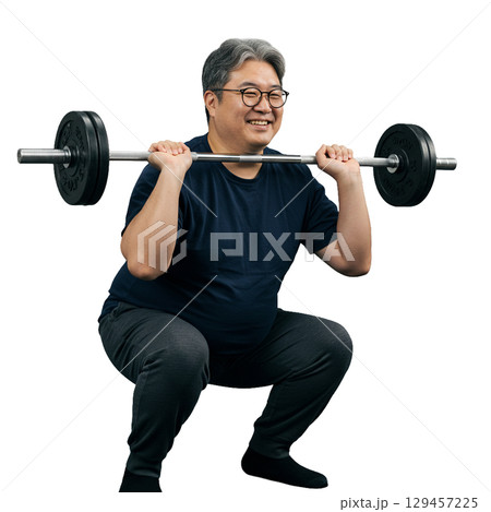 筋トレする男性 筋トレする男性 129457225