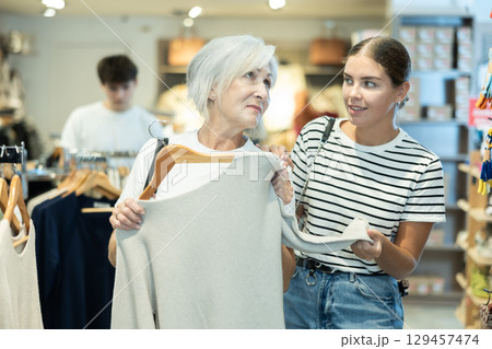 Ladies carefully select sweaters Ladies carefully select sweaters 129457474