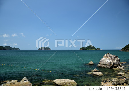 西広海岸(黒島と鷹島を望む)　【和歌山県有田郡広川町】 129458241