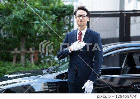 ドライバー　白手袋　　 129458474