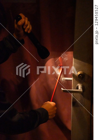 強盗 犯罪 侵入 強盗 犯罪 侵入 129458527