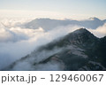 雲海と山脈 129460067