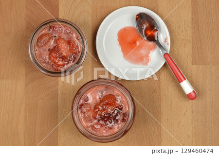 Strawberry jam 129460474