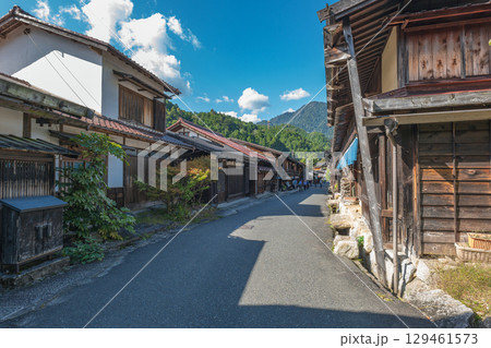 妻籠宿の町並み風景 129461573