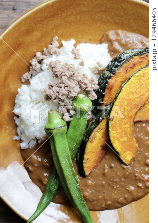 焼き野菜トッピングのキーマカレー おうちカレー 焼き野菜トッピングのキーマカレー おうちカレー 129466405