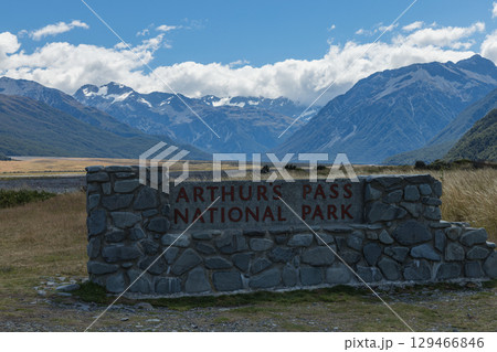 ニュージーランド　カンタベリー地方にあるアーサーズ・パス国立公園の展望台 129466846