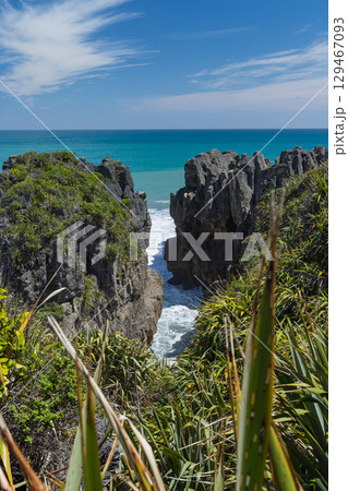 ニュージーランド ウェスト・コーストのプナカイキにあるパンケーキ・ロックスの風景 ニュージーランド ウェスト・コーストのプナカイキにあるパンケーキ・ロックスの風景 129467093