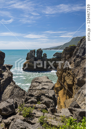 ニュージーランド ウェスト・コーストのプナカイキにあるパンケーキ・ロックスの風景 ニュージーランド ウェスト・コーストのプナカイキにあるパンケーキ・ロックスの風景 129467139