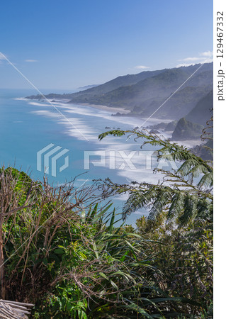 ニュージーランド　ウェスト・コースト地方のパパロア国立公園にあるイリマフウェロ展望台からの風景 129467332