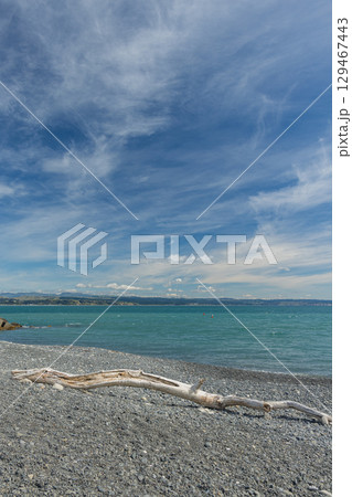 ニュージーランド ホークスベイ地方、ネイピアのアフリリにあるパーフューム・ポイントのビーチ風景 ニュージーランド ホークスベイ地方、ネイピアのアフリリにあるパーフューム・ポイントのビーチ風景 129467443