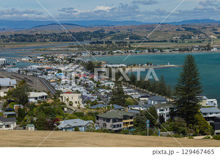 ニュージーランド ホークスベイ地方のネイピアにあるブラフ・ヒル・ルックアウトから見える街並み ニュージーランド ホークスベイ地方のネイピアにあるブラフ・ヒル・ルックアウトから見える街並み 129467465