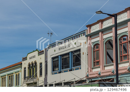 ニュージーランド ホークスベイ地方のネイピアのアール・デコの街並み ニュージーランド ホークスベイ地方のネイピアのアール・デコの街並み 129467496