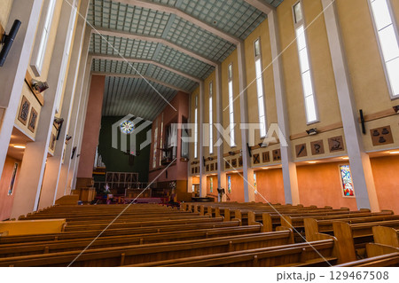 ニュージーランド　ホークスベイ地方のネイピアにあるセントジョンズ大聖堂の聖堂内 129467508