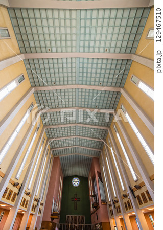 ニュージーランド　ホークスベイ地方のネイピアにあるセントジョンズ大聖堂の聖堂内 129467510