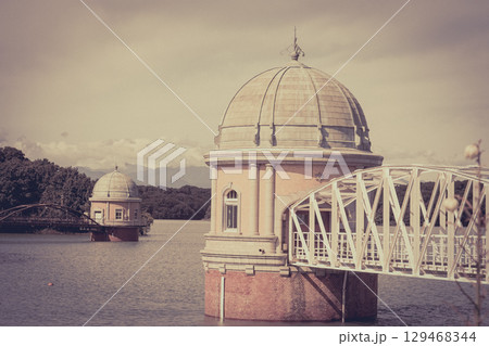 多摩湖の取水塔 129468344