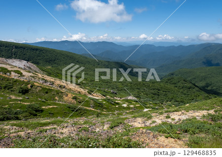 栃木県那須山の登山道からの風景 129468835