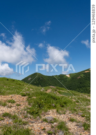 栃木県那須山の登山道からの風景 栃木県那須山の登山道からの風景 129468839