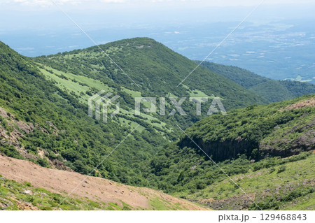 栃木県那須山の登山道からの風景 129468843