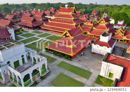 ミャンマー、マンダレー、旧王宮、監視塔からの眺め 129469051