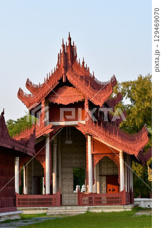 ミャンマー、マンダレー、旧王宮 129469070