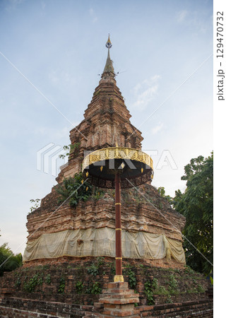 THAILAND PHRAE WAT SRI CHUM CHEDI THAILAND PHRAE WAT SRI CHUM CHEDI 129470732