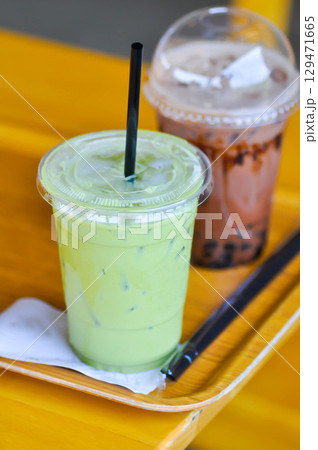 iced green tea, iced matcha or matcha green tea or iced tea and iced chocolate 129471665