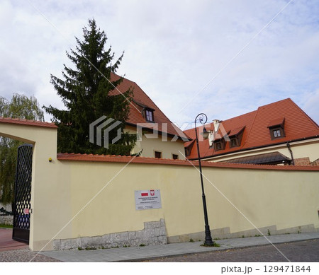 ポーランドの京都クラクフ旧市街地周辺風景 129471844