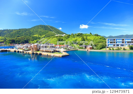 【島根県】快晴の菱浦港（隠岐の島　島前） 129473971