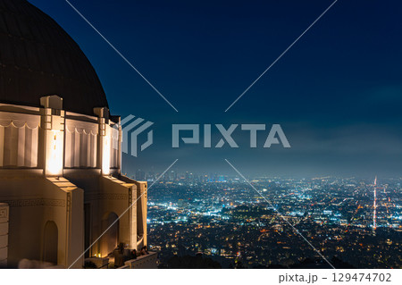 アメリカ グリフィス天文台から望むロサンゼルスのダウンタウンの街並みと夜景 アメリカ グリフィス天文台から望むロサンゼルスのダウンタウンの街並みと夜景 129474702