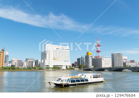 信濃川 (萬代橋付近) を航行する水上バス 【信濃川ウォーターシャトル】 129476684