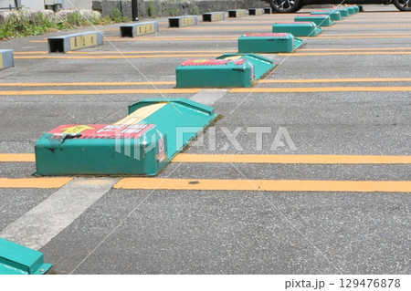 ロック式のコインパーキング ロック式のコインパーキング 129476878