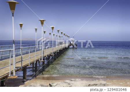 Typical snorkeling and diving pier in Sharm el Sheikh, Egypt 129481046