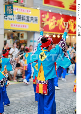 帯屋町で踊るよさこい祭り 129483784