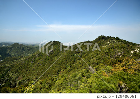 西ハイキング道から雨山を望む(奥山雨山自然公園)　【大阪府泉南郡熊取町】 129486061