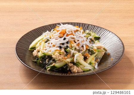 海鮮サラダ(しらす とびこ ツナ わかめ) 海鮮サラダ(しらす とびこ ツナ わかめ) 129486101