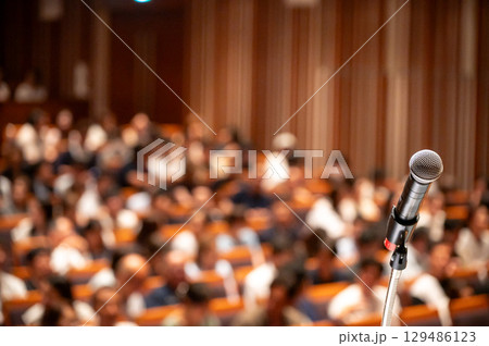 満員の講演会 満員の講演会 129486123