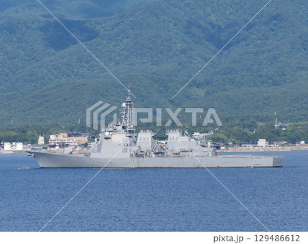 新潟・佐渡島 両津湾で演習中の護衛艦「こんごう」 新潟・佐渡島 両津湾で演習中の護衛艦「こんごう」 129486612