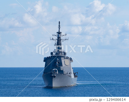 新潟・佐渡島 両津湾で演習中の護衛艦「こんごう」 新潟・佐渡島 両津湾で演習中の護衛艦「こんごう」 129486614