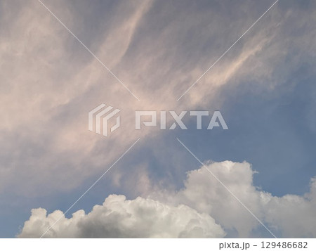 夏の夕暮れに見られた雲の多い空4 夏の夕暮れに見られた雲の多い空4 129486682