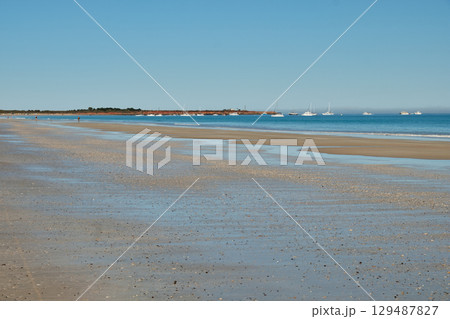 Low tide - Broome 129487827